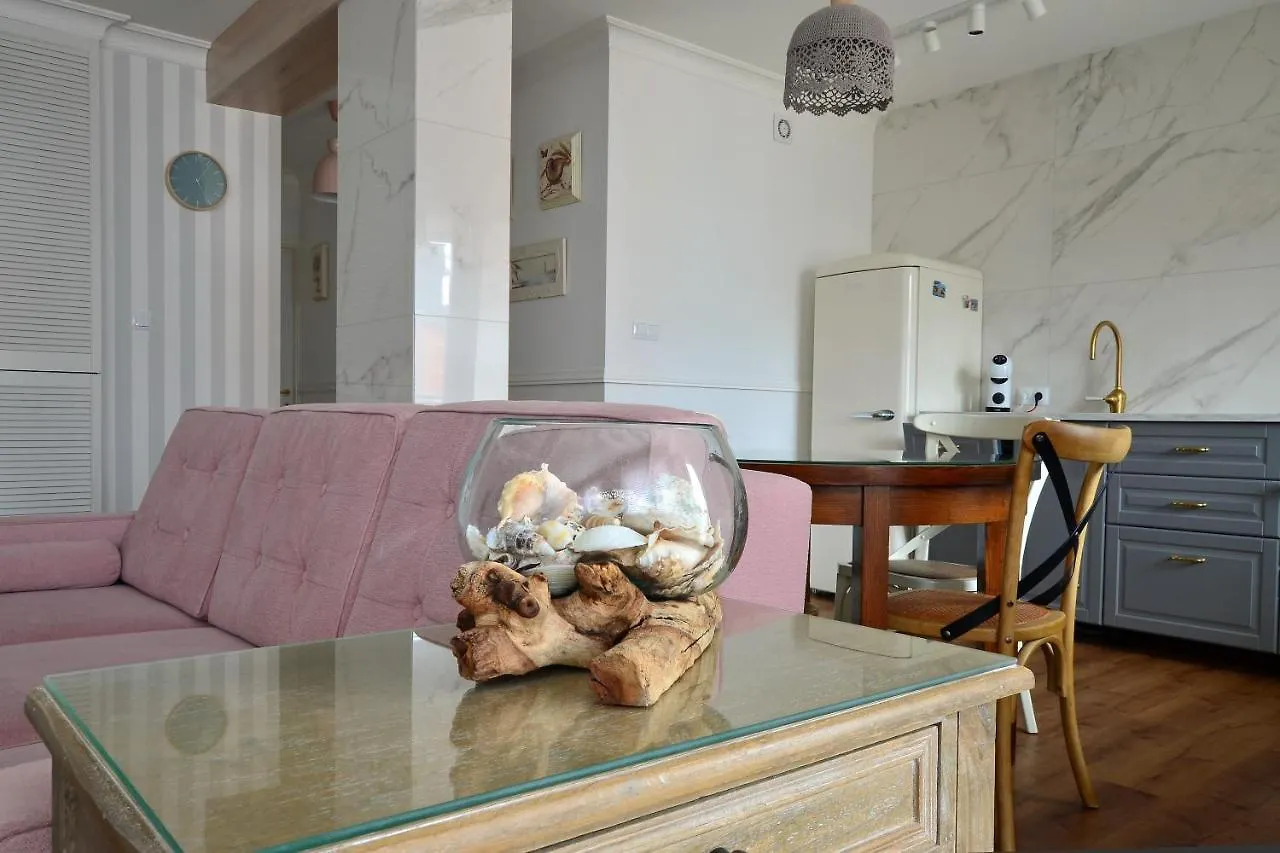 Apartament Biala Sowa - Weisse Eule Apartment Kolobrzeg 0*,  Poland